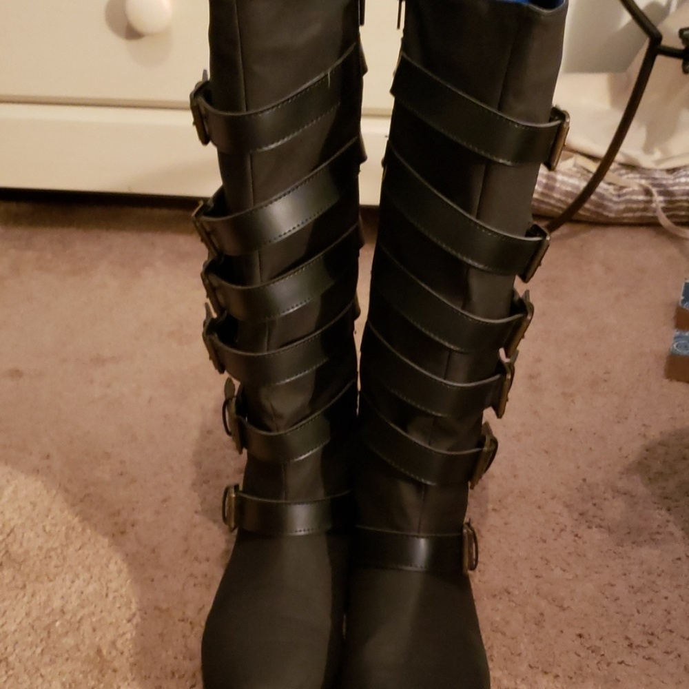High Boots W/ 6 Buckles on 1 side